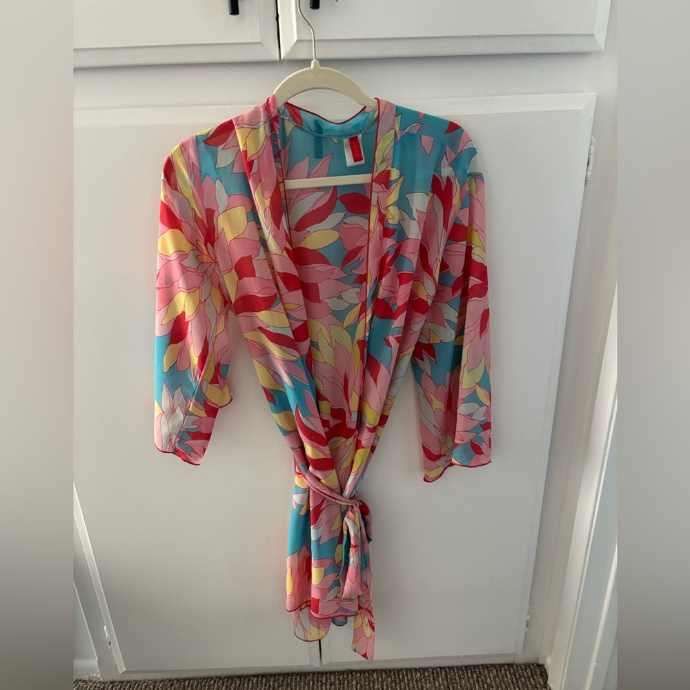 NATORI JOSIE  Multicolor Floral Kimono/ robe size medium